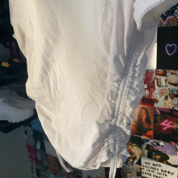 Crop top - Picture 2 of 3